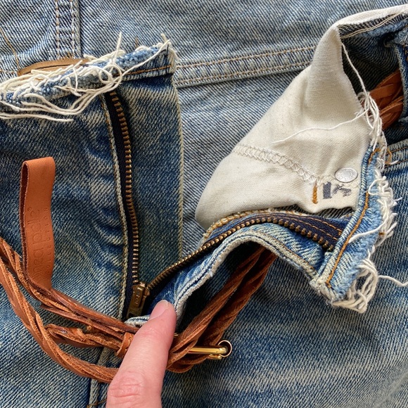 Like new Karen Zambos Vintage Couture Recycled Levi’s & Linea Pelle leather belt - Picture 9 of 16